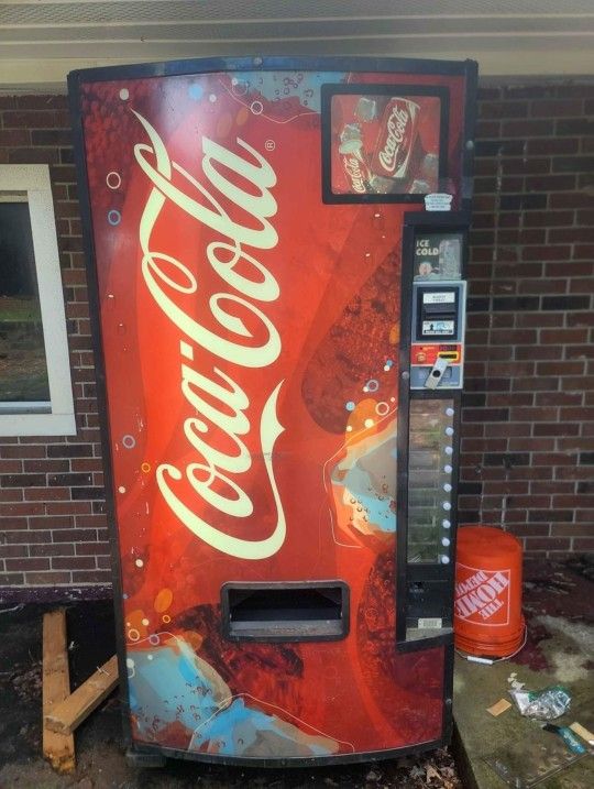 Drink Vending Machine 501E Dixie Narco