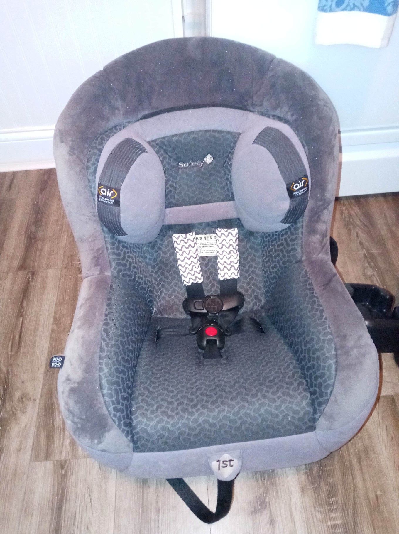 2 car seats!