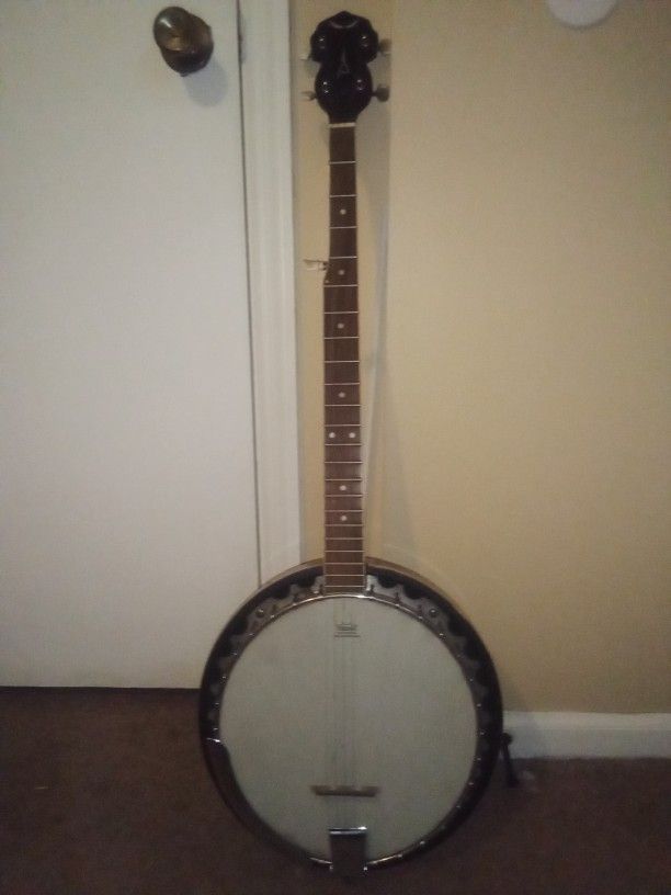 Dean Banjo