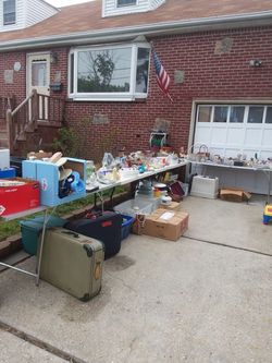 Garage sale east Clearwater road Lindenhurst