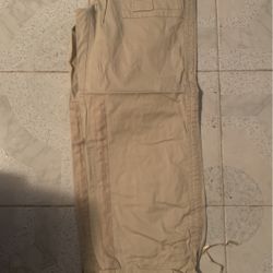 Express Light Beige/cream Color Size 8 - Women Pants/Capri 