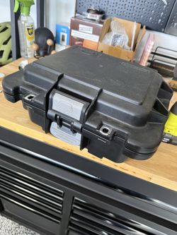 Plano field locker gun case