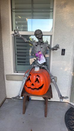 Halloween Skeleton Zombie Decoration with Jack-O-Lantern