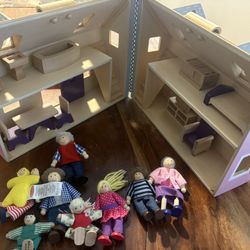 Melissa & Doug Fold & Go Mini Dollhouse