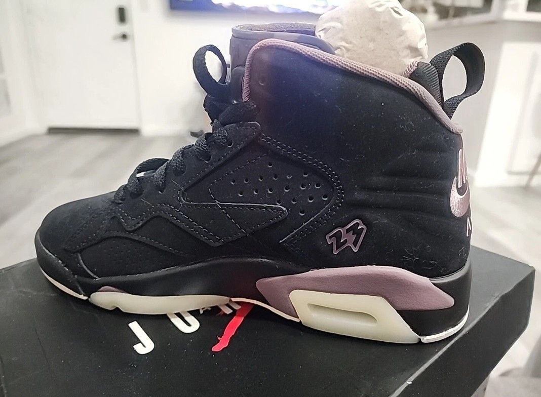 Nike AIR JORDAN MVP Women's  Sneaker (6.5, Purple/black/cream)