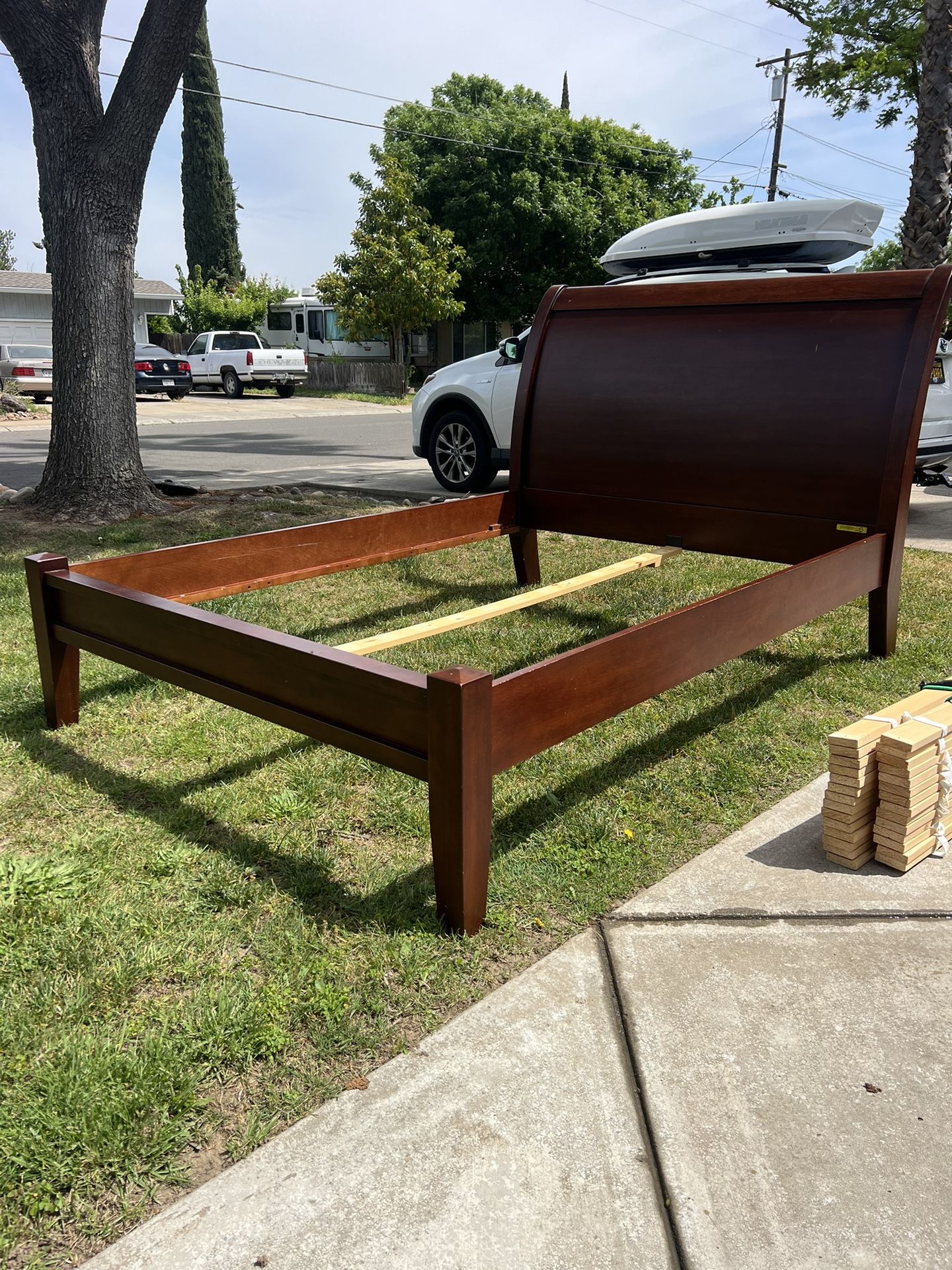 Pottery Barn Queen Size Solid Wood Bed