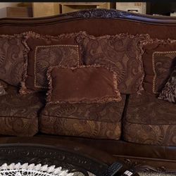 Free Sofá And Love Seat