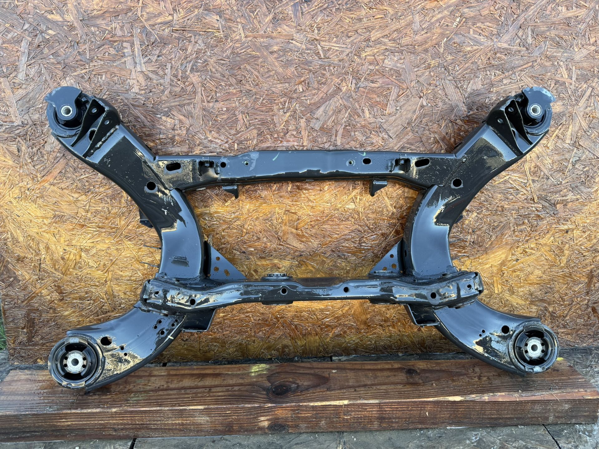 17-23 Dodge Charger 5.7L RWD Rear Subframe Crossmember Cradle Carrier OEM