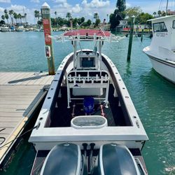 31 ft Center Console Twin 300hp Engines