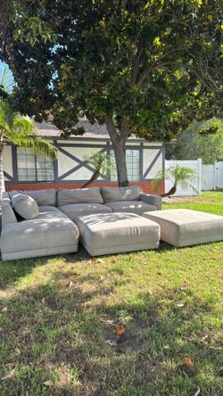 Couch set