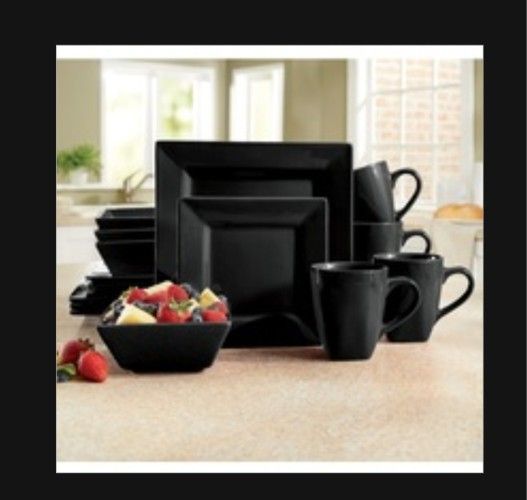Brand New 16-Piece Solid Square Dinnerware Set – Black – Modern & Elegant