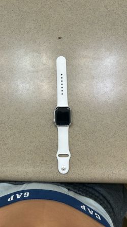 Apple Watch Series 8 41mm GPS Aluminum – White Sport Band