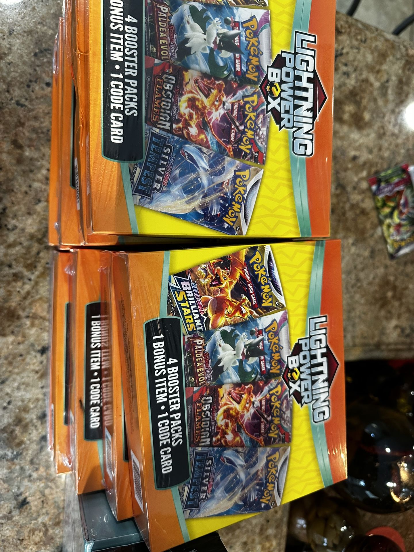 Pokemon Sealed Box 4 Packs 1 Holo