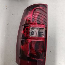 2007 To 2014 Chevy Tahoe And Suburban Left Driver Side Tail Light 