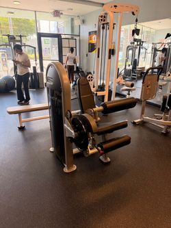 Nautilus Leg Extension/Curl Machine