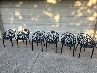 Outdoor acrylic egg chairs
