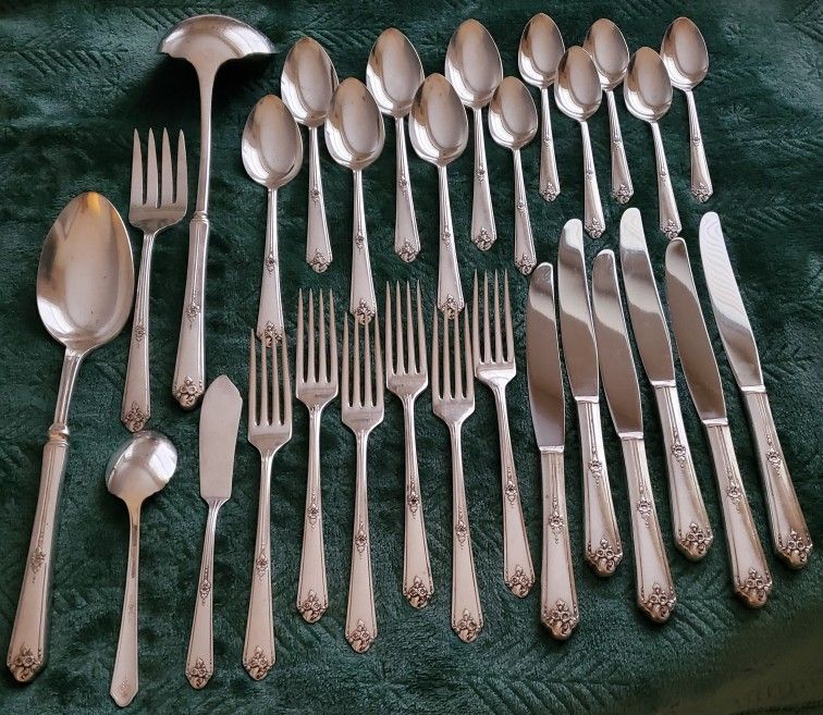 Tudor Plate Oneida Community Cutlery Set
