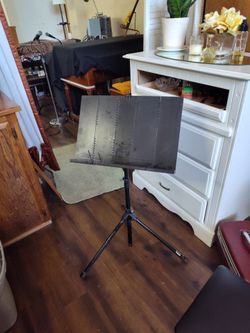 MUSIC STAND, ADJUSTABLE, MADE BY PEAK, HEAVY DUTY