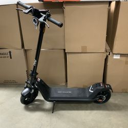 NIU - KQi 300P Foldable Electric Kick Scooter W/ 30 mi Max Range & 20 mph Max Speed - Black #805