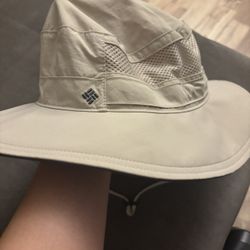 Columbia Sun Protection Bucket Hat (hiking, Camping, Fishing, Etc)