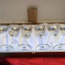 6 Gold Rimmed Crystal Wine Glass Set With Case