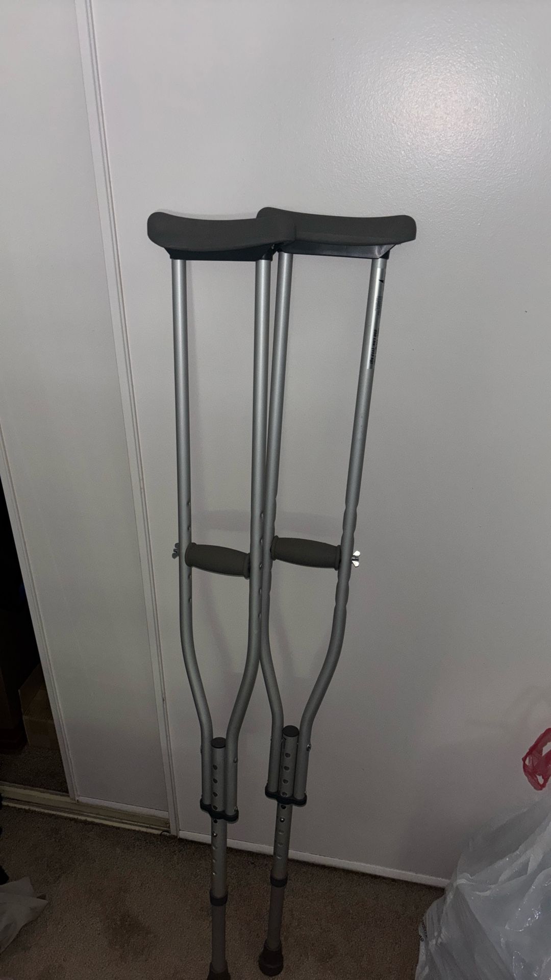 Medline Crutches