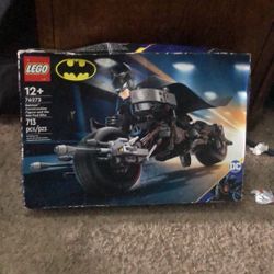 LEGO Batman construction figure And The Bat-Pod bike