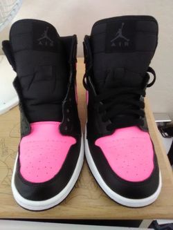 Air Jordans 1 Size 5 yr