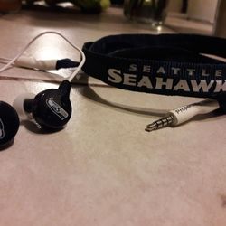 Headphones/Earbuds/Earphones