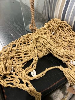 Nautical/beach net with shells decoration