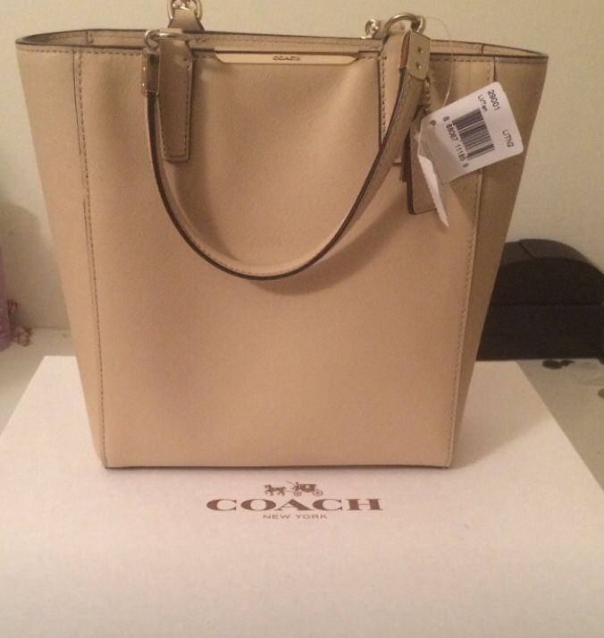Coach Beige Leather Crossbody Tote Bag with zipper