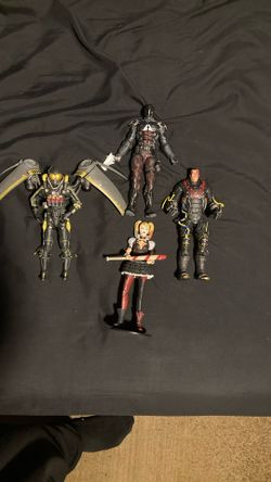 DC COLLECTABLES -BATMAN ARKHAM KNIGHT 