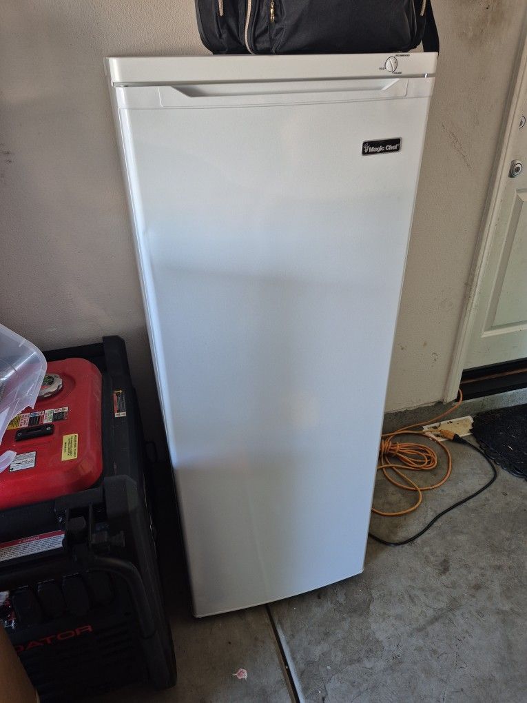 Magic Chef Fridge