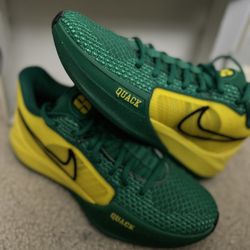 Nike Sabrina 1 Oregon Ducks Sizes 7-8 Womens