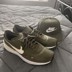 Nike Shoes With Or With Out Hat Available 
