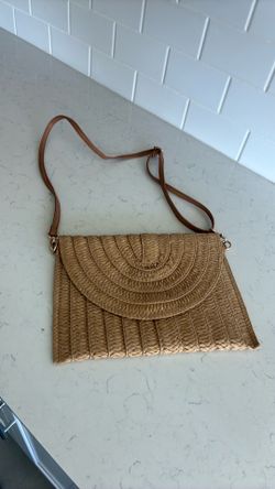 Cute straw summer purse with adjustable strap