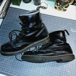 Men's Worn Black Leather Boots Size 8
