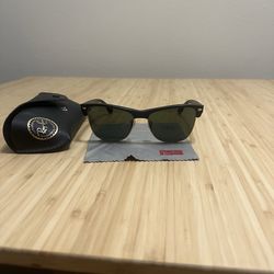 Black and Gold trim  Ray Bans with original case
