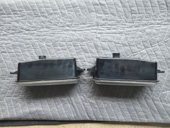 Toyota Tundra  3rd  generation fog lights left and right