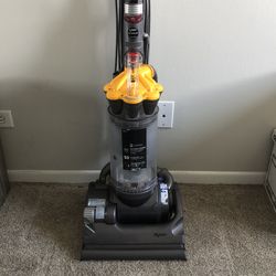 Dyson vacuum DC33