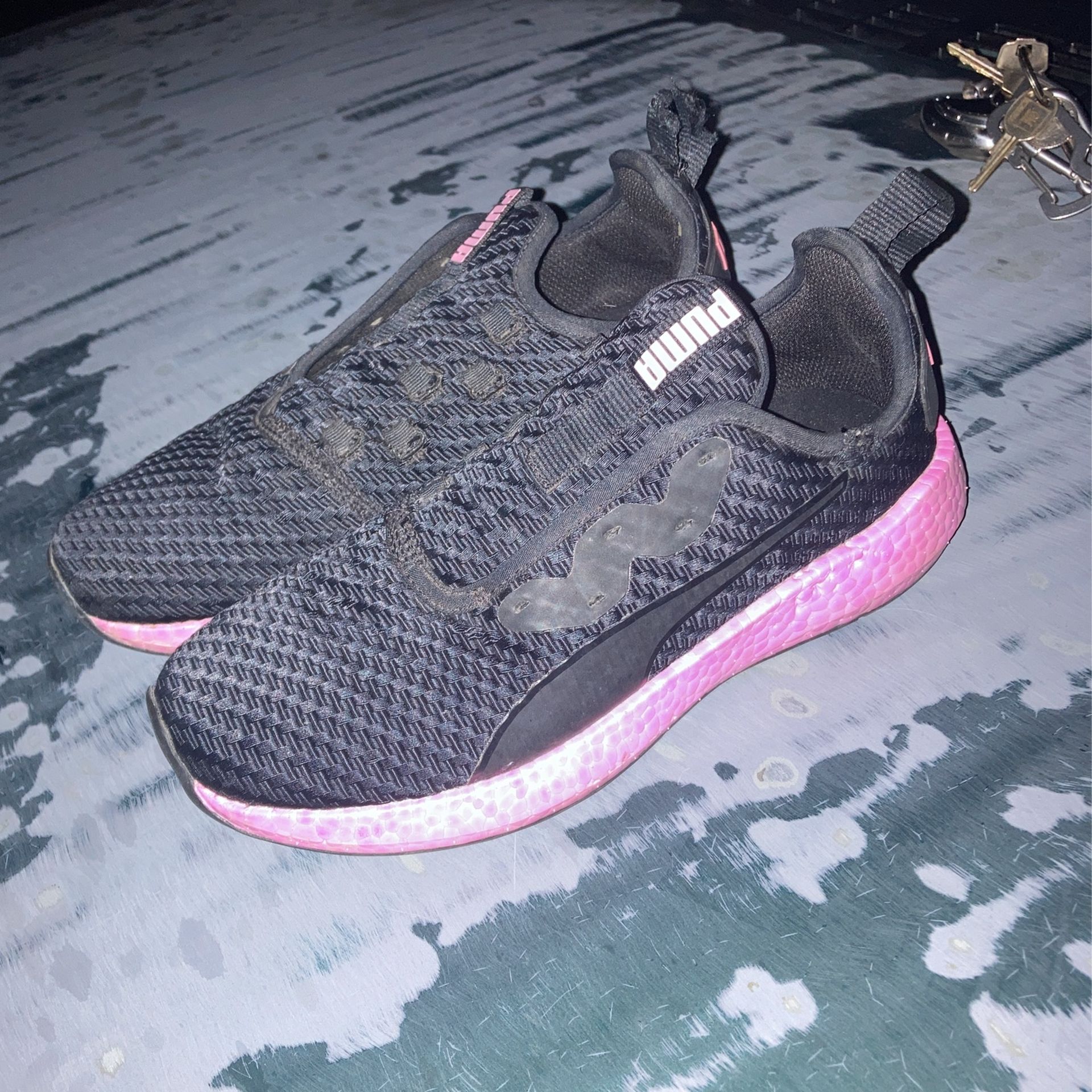 New Women’s Puma Running Shoe (7.5)
