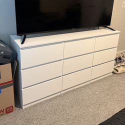 BRAND NEW White Dresser with 9 Drawers 