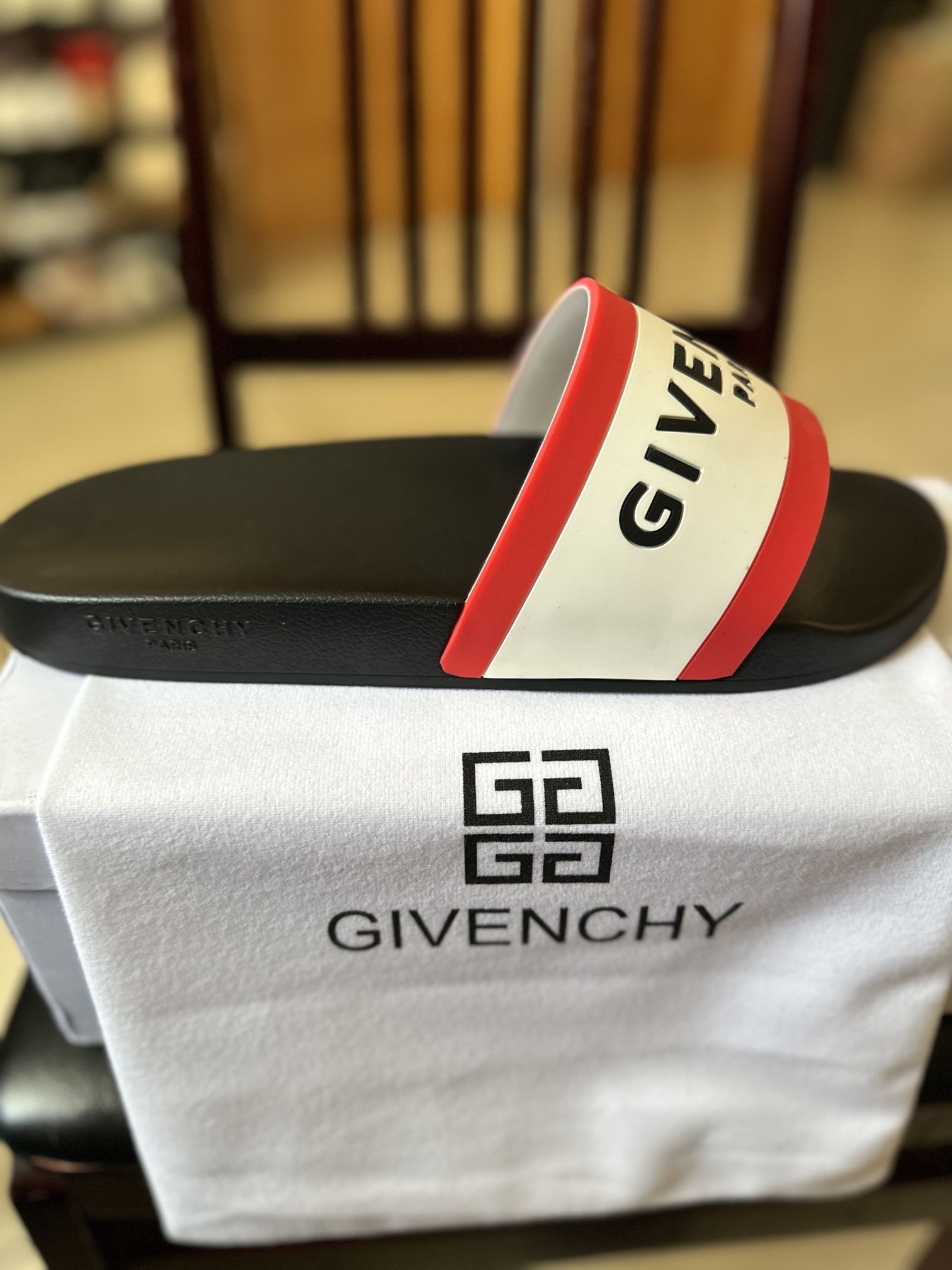 Men’s Slides Sizes 10/10.5