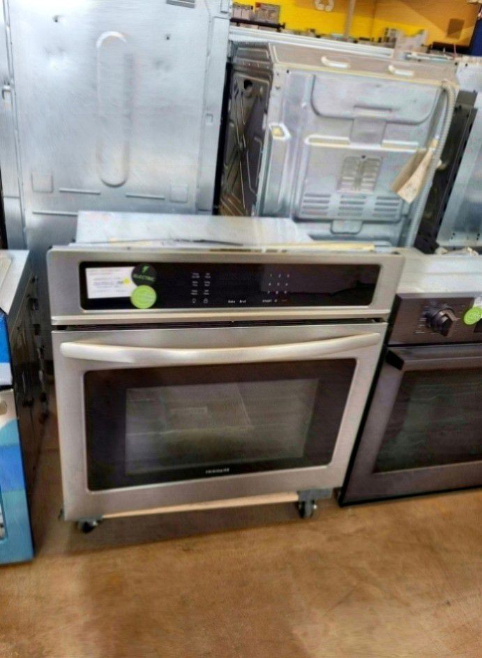 Frigidaire 30" Electric Single Wall Oven