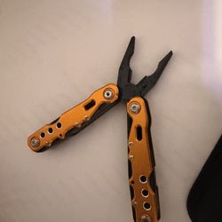 RoverTac 14 In 1  Multitool Pliers  Screwdriver Bottle Opener Saw Camp Fish