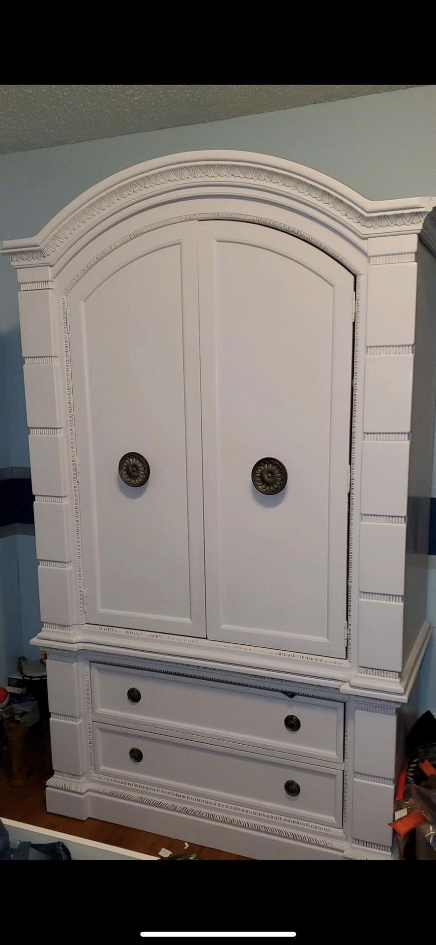 Real wood - Shabby Chic Armoire 