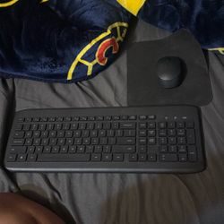 WIRLESS KEYBOARD/MOUSE AND A MOUSE PAD