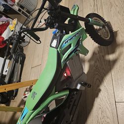 Electric green 💚 dirt bike  para niño