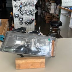 2004 To 2012 GMC Canyon Headlight Driver Side Assembly #1247 FA405