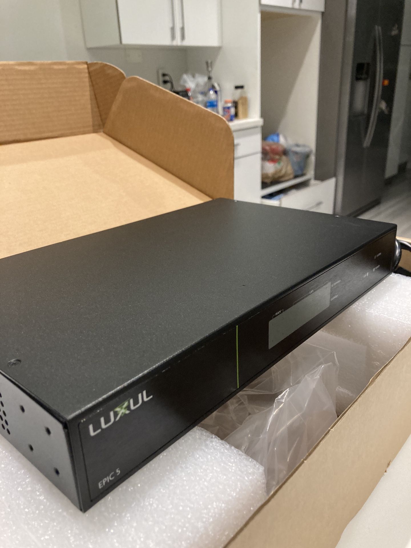 LUXUL ABR-5000 Epic 5 High Performance Router